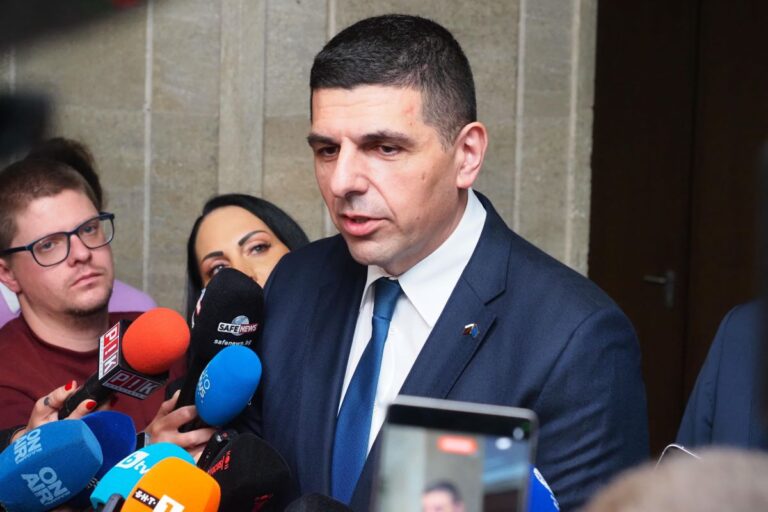 Ивайло Мирчев: Този проектобюджет е най-слабият от времето на Жан ...